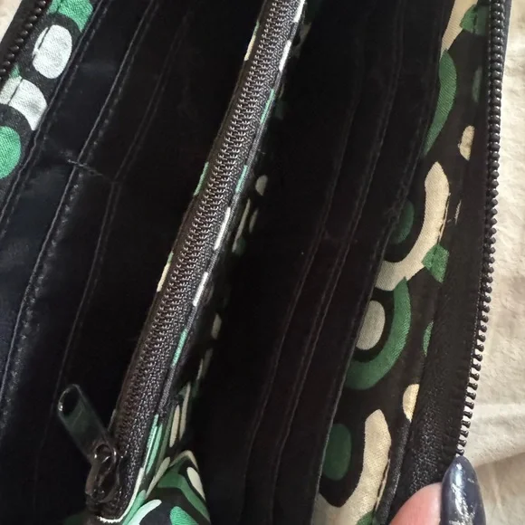 Vera Bradley Floral Quilted Green and White Wallet - Picture 6 of 8
